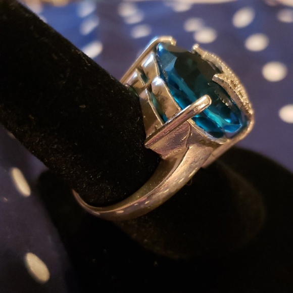 🎉HOST PICKVtg. Large heart blue topaz ring - Picture 3 of 8